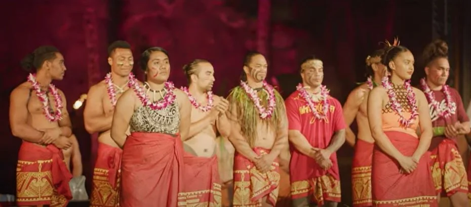 2019 womenʻs fireknife competitors lined up.