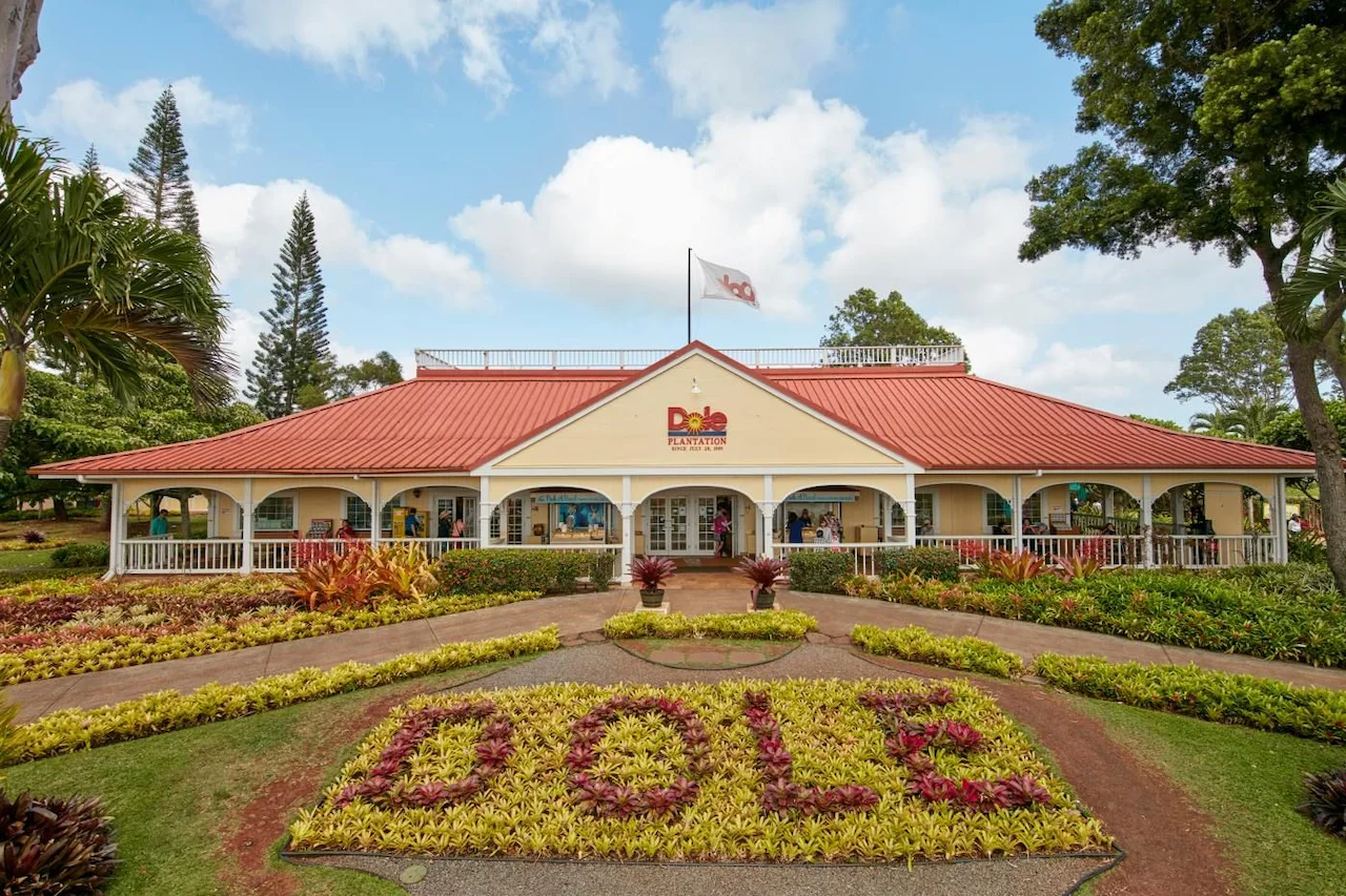 Front entrance of the Dole Plantation attraction in Oʻahu.