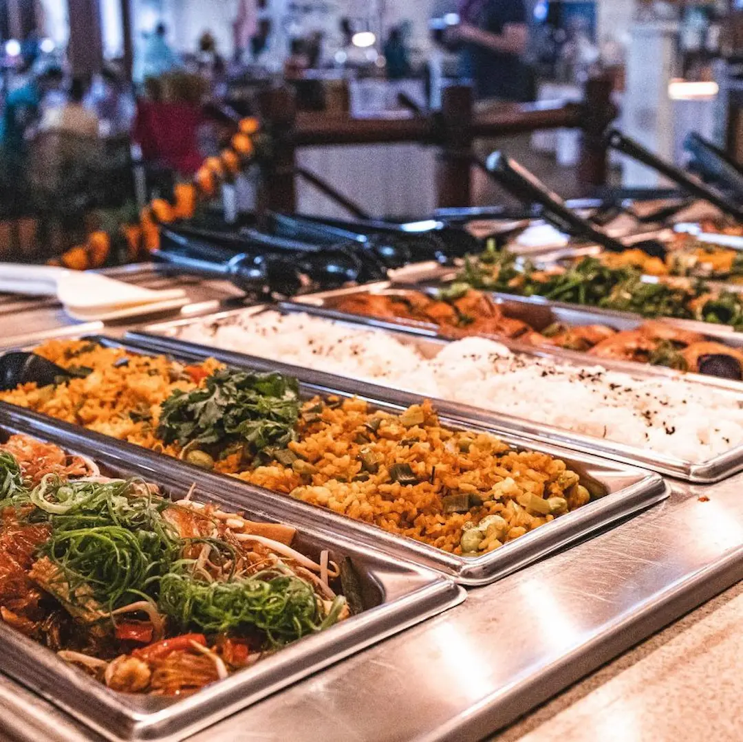 Island-themed buffet food served at the lūʻau.